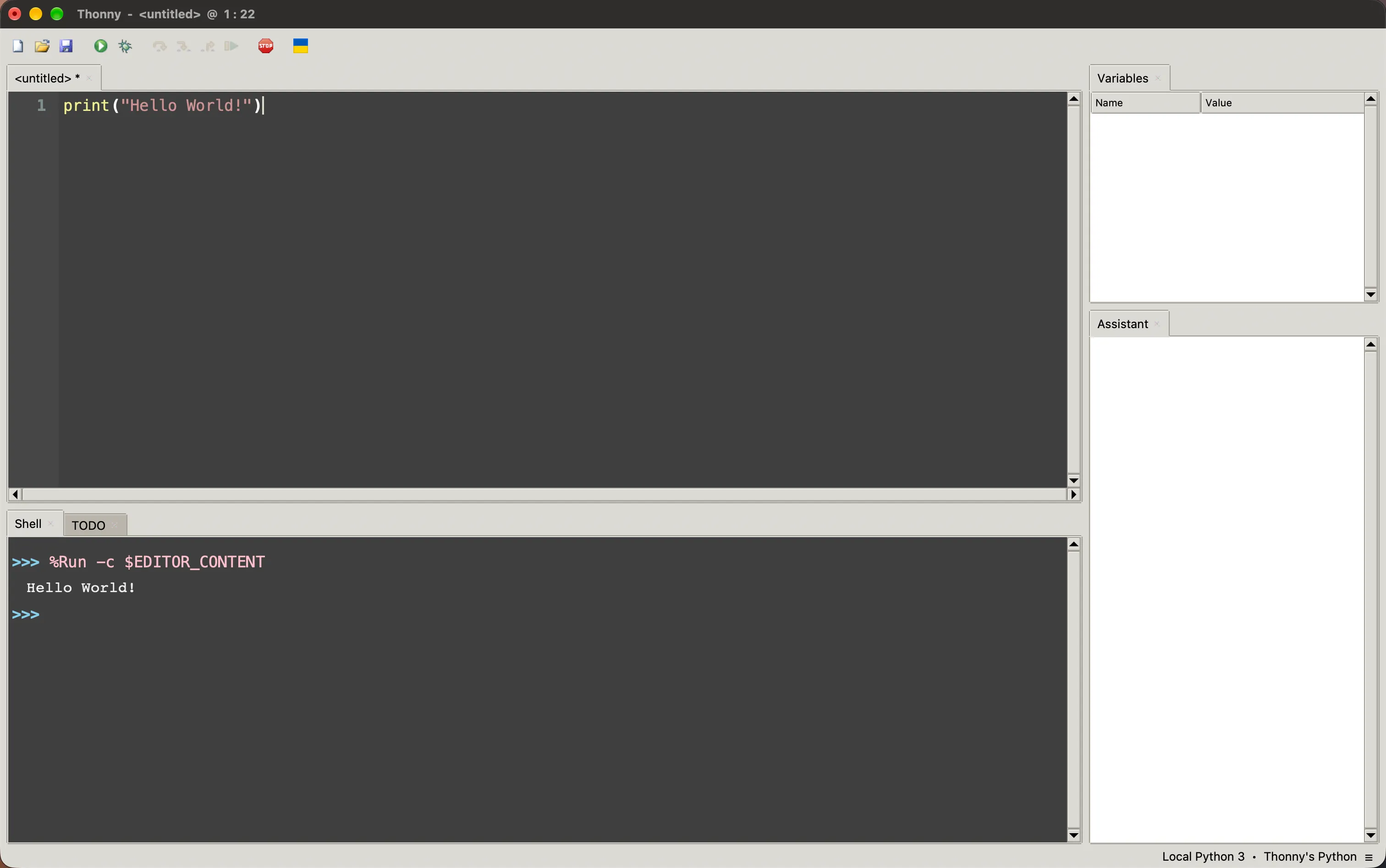 Thonny 5.0 auf dem Mac: oben der Editor, unten die Shell mit der Ausgabe Hello World, rechts der Bereich Variables